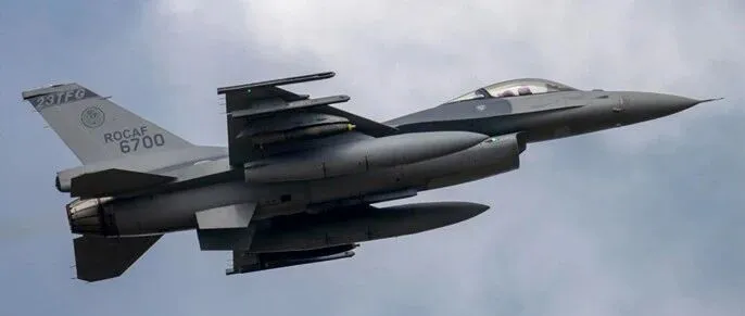 突发：台军一架F-16战机失事