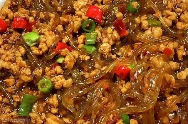 家常菜，是岁月沉淀的馈赠，营养满满，让我品味到生活的美好。