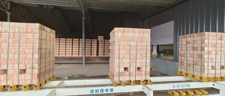 内蒙古赤峰全自动卸砖打包生产线现场