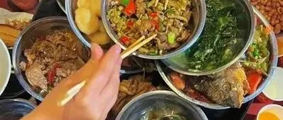 桂林婚宴反差实录：菜码精致得像环保样本，流程繁复得像照国标办事！
