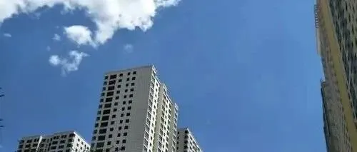 六盘水把“煤都”招牌换成了“凉都”，可隔壁西宁17℃的夏天比它还低两度，谁才是真避暑天花板