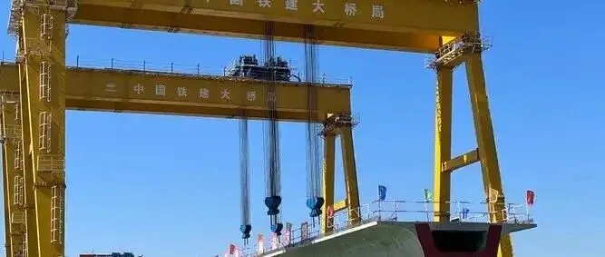 哈尔滨到阿城市域铁路建设中，与中心城区地铁网接通，周边县域通勤愈发便利。