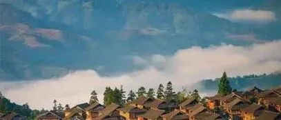 在贵州西江千户苗寨自驾一圈后，我感受到夏季山路平顺沿途风光如画般难忘。