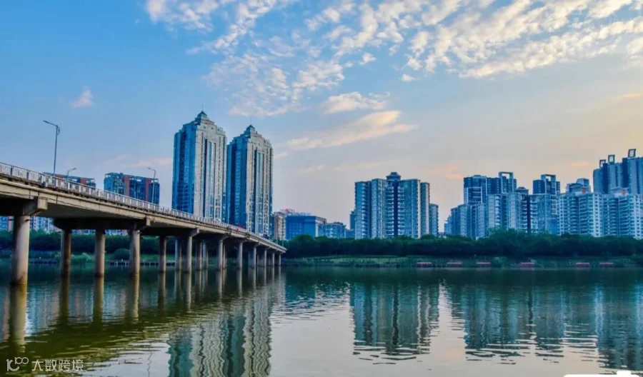 image-04-章江两岸夜景