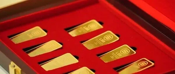 市场下调年末金价预期，但预计中长期仍将上涨
