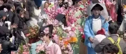 泉州簪花免费送？这个“最国潮”市集太好逛了！