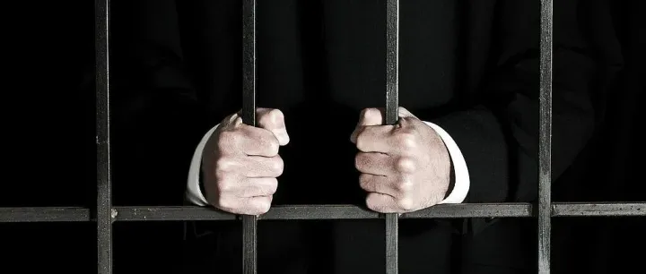 男子谎称北京一超市是自家的，竟让搬家公司直接搬空……法院判了