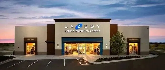 【全球家居连锁品牌】La-Z-Boy｜美国功能沙发与舒适家居文化的代表品牌