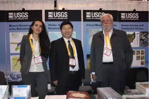美国地质调查局Steve Peters先生和Karine Renaod女士, U.S. Geological Survey