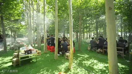 小聚1.gif