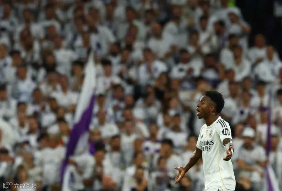 VIDEO) Vinícius Furious After Being Substituted in El Clásico | beIN SPORTS