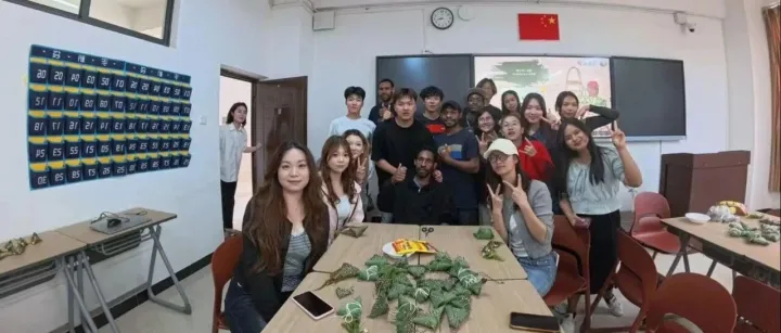 一叶裹千情，一语连五洲：这堂英语课，飘出了最地道的中国粽香