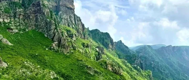 6月13日【云上草原】灵丘最高峰太白巍山一日高山草甸环穿（中等强度）