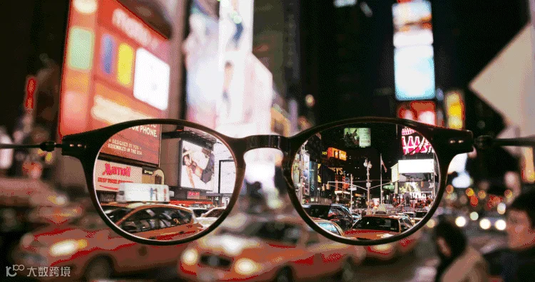 New York Snaps into Focus through Bespectacled Animated Cinemagraphs