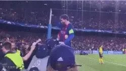 1489243583212020223.gif