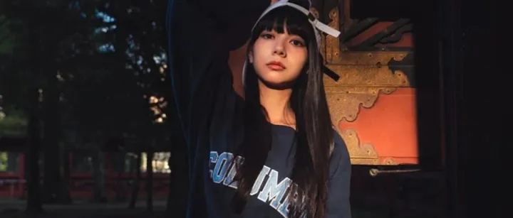 TikTok，价格高一点，生存的空间和时间充裕一点。
