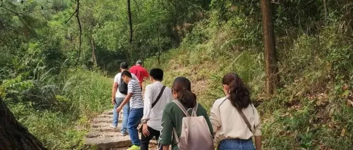 曝光！迪庆这个“雨崩村”徒步进山过程艰辛，但看到神山圣湖那一刻一切都值了！