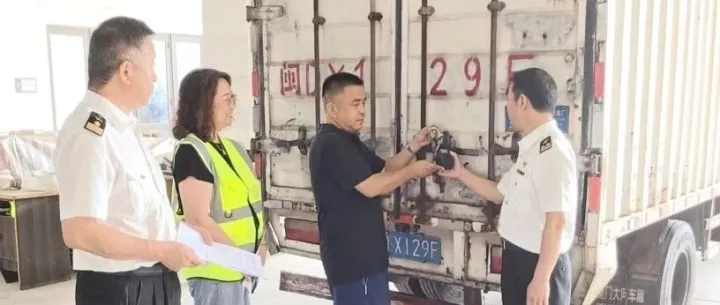 全省首单！“保税+免税衔接”对台创新业务 落地港务物流象屿综保区