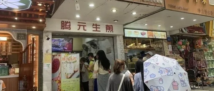 里昂“美食之都”称号遭质疑， 传统小餐馆大量倒闭，只剩连锁快餐！