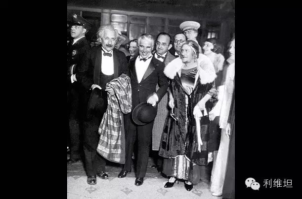With Charlie Chaplin (center) at the premiere of actor's film <i/>City Lights</i>, Los Angeles, 1931. Elsa is at the right.