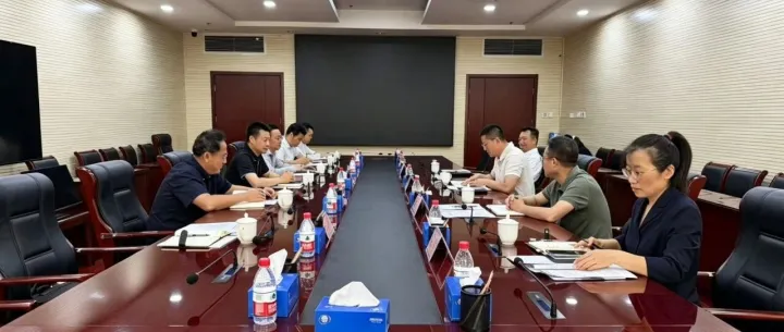 李鸿杰带队赴玉渊潭农工商总公司开展商务交流