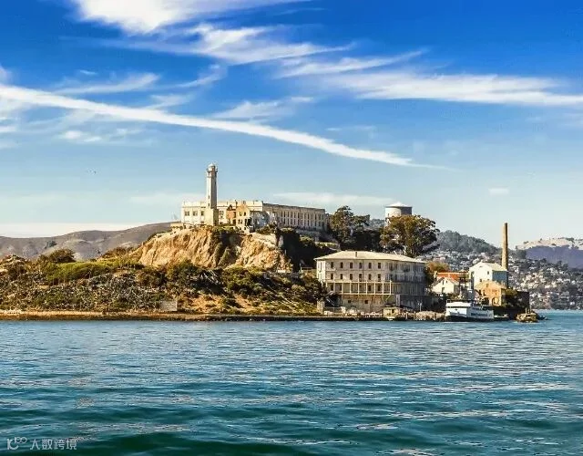 Escape from the Rock Cruise Around Alcatraz Island - Extranomical Tours