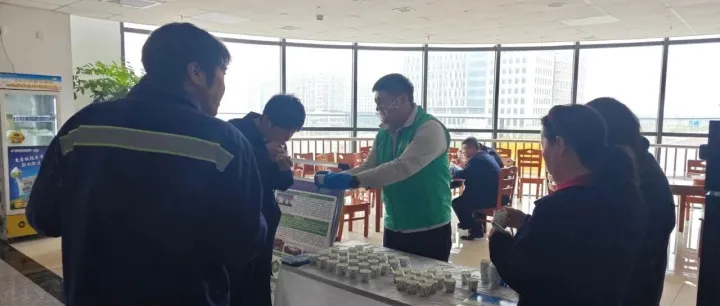 暖心服务再升级 食堂提质惠职工——省民航物流公司食堂成功设立农牧产品售卖点