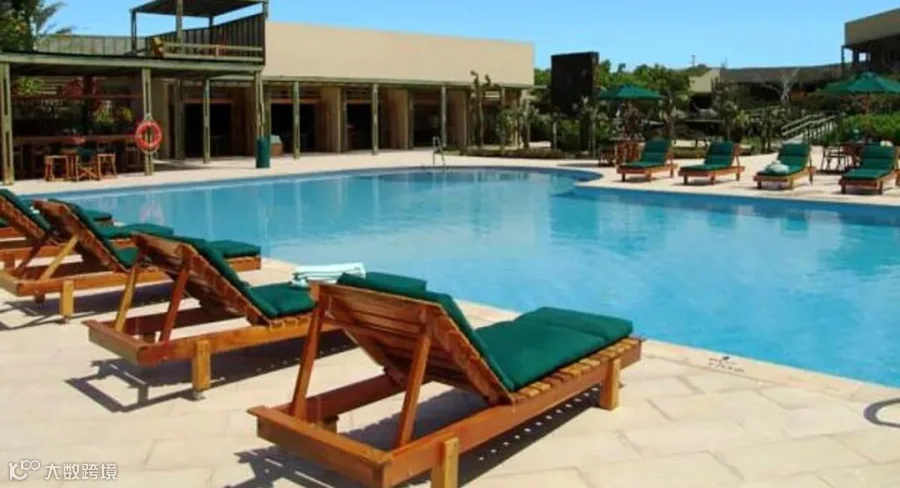 SG-AU_flashpacking-adventures_Finch-Bay-Galapagos-Hotel.jpg