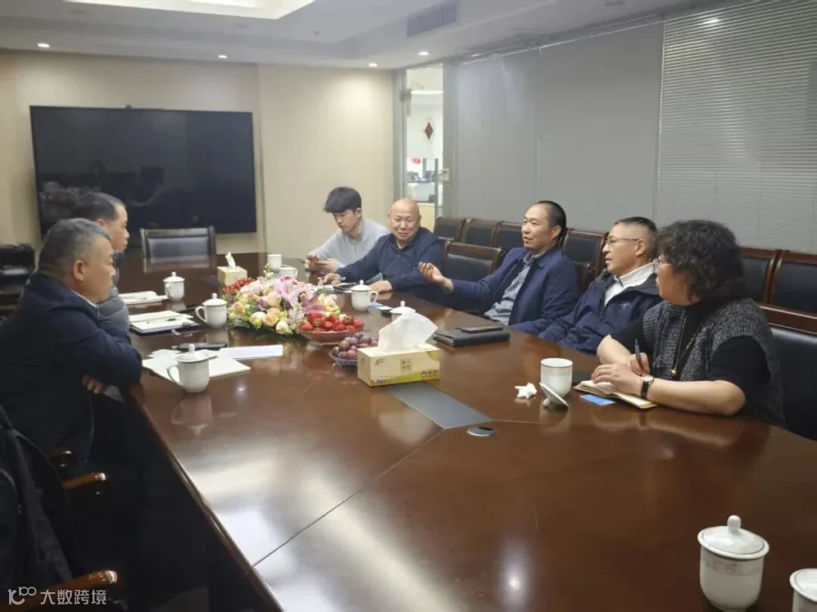 20251119杭州银行宁波分行营业部王术圣副总经理来访.jpg