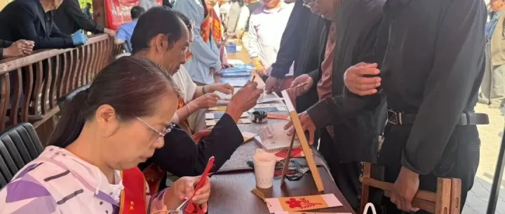 文艺润乡土 惠民暖人心！准旗文联“崇德尚艺”文艺志愿服务队走进暖水乡