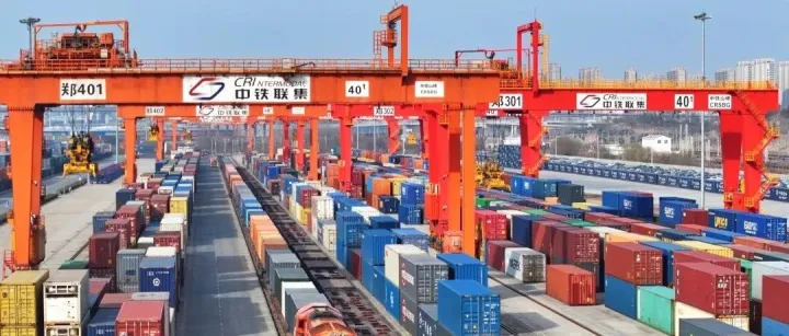 前5个月国家铁路发送货物16.7亿吨同比增长1.8%