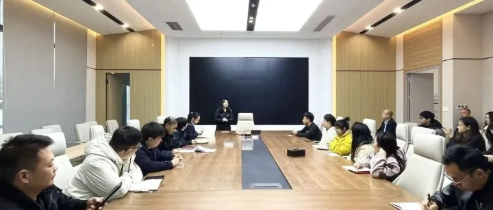 广安区税务局副分局长周悦莅临广安青网科技园开展税务专题培训指导