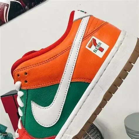 7-11 x Dunk SB 样品新图曝光！这价格真是起飞了！ 球鞋资讯 FLIGHTCLUB中文站|SNEAKER球鞋资讯第一站