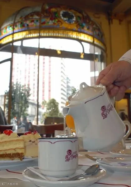 Las Violetas fue elegido como el mejor café notable de Buenos Aires ...
