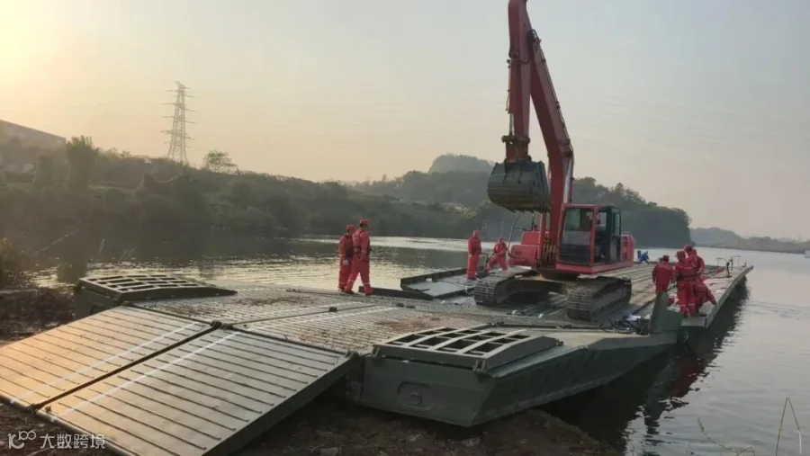 工程救援常州基地一中队扎实开展动力舟桥训练 锻造水上救援尖兵