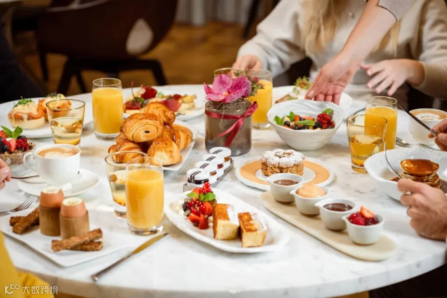 Weekend Brunch in Geneva, Switzerland | The Ritz-Carlton