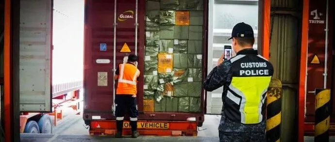 菲律宾海关严查：9 个中国集装箱因瞒报电子烟被全部开箱查获