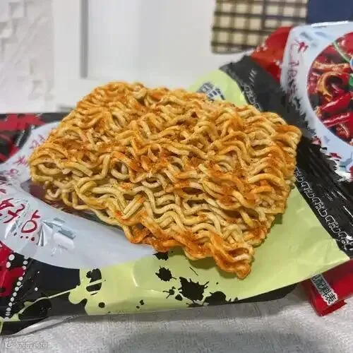 常记好点干脆面双面饼大包掌心脆干吃方便面整箱川辣牛肉零食小吃
