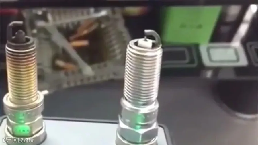 新火花塞跟旧火花塞对比,看懂的,你车换了嘛_新浪新闻