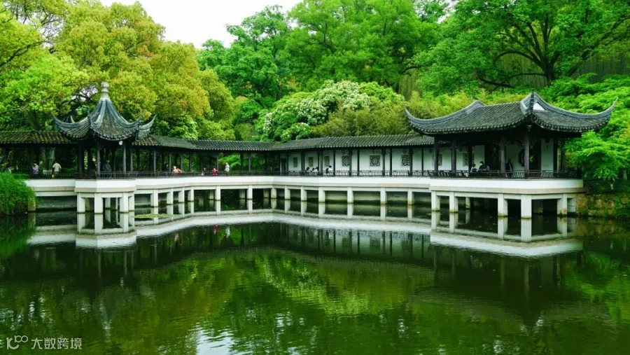 摄图网_507734068_江南园林亭林园春日风光(企业商用).jpg