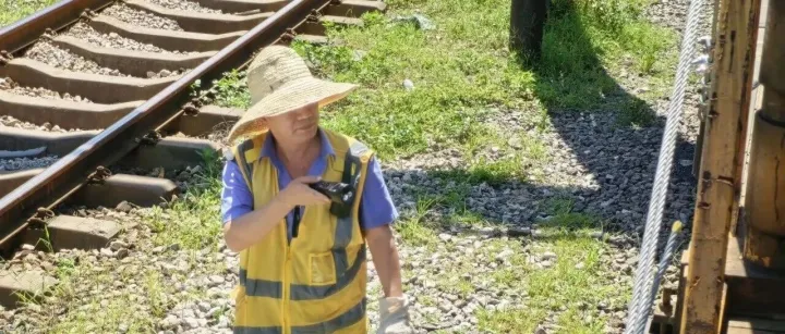 成铁照相馆丨成铁物流人的“炎”值担当