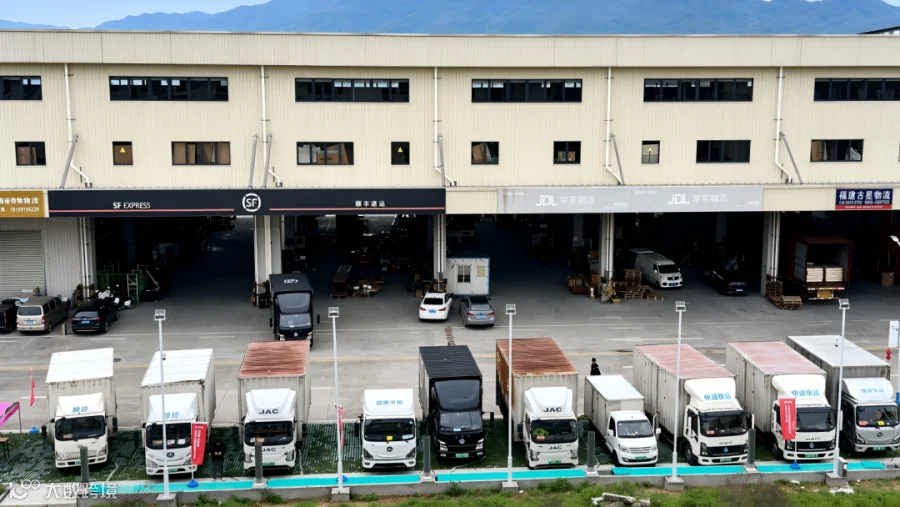 新能源轻卡展示区