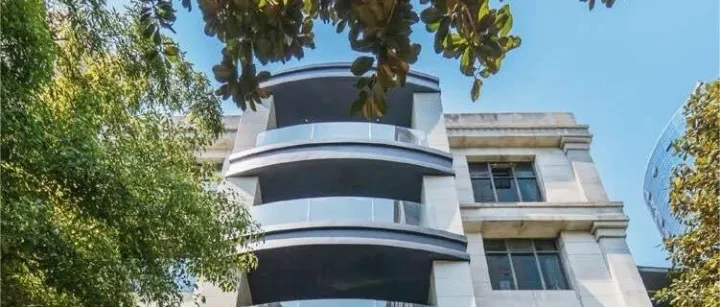 人民广场独栋老洋房丨独立大院+满租收益，性质统一产权清晰