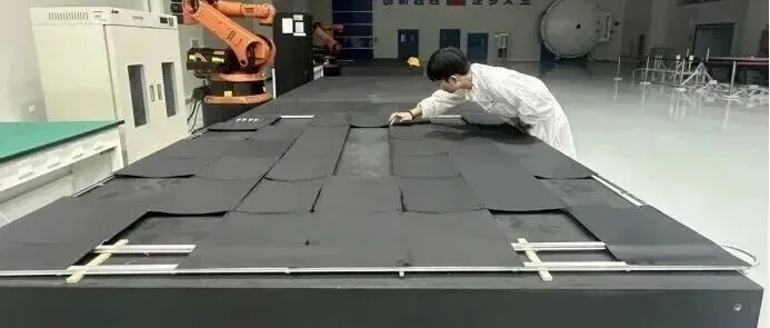航天热控革命 | 石墨烯首次在太空铺开“散热网”