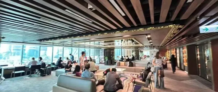 同样100万储蓄险，为何香港与内地80年差出1亿？