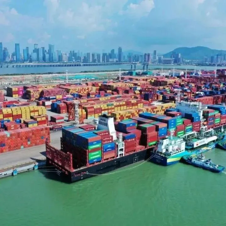泛亚航运、深圳港大铲湾码头、南通通海港口，三方签约