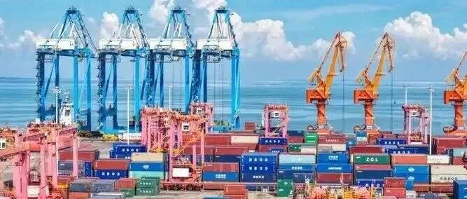 前7个月我国货物贸易进出口总值超30万亿元
