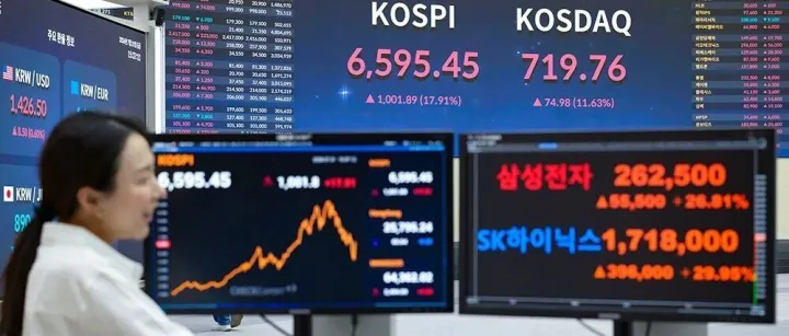 全球顶级“长钱”，正为AI硬件下半场投票