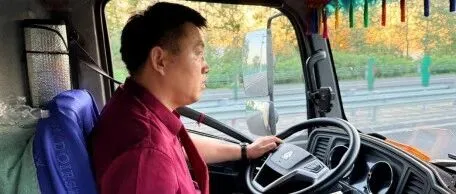 凌晨三点半的车轮，一位<em>佳木斯</em>货运司机的103万公里