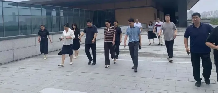 曹宝利调研西安一带一路跨境商品交易中心项目